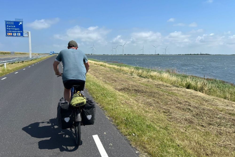 Santos Rijder op Afsluitdijk